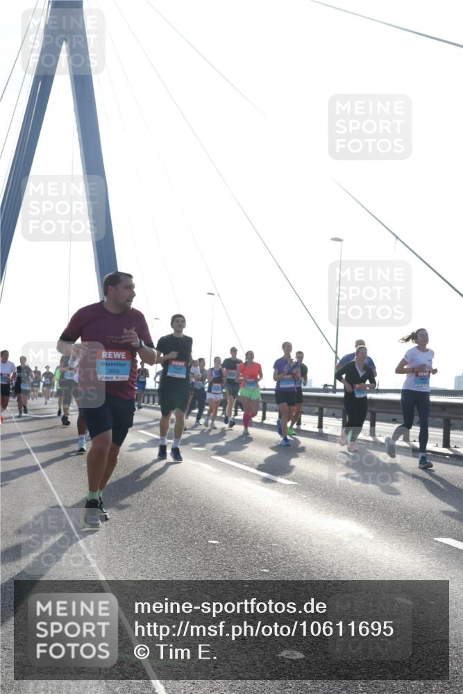 03.10.2026 - Köhlbrandbrückenlauf Tim E. http://msf.ph/oto/10611695 03.10.2026 09:27:23 Position 1 3004 meine-sportfotos.de