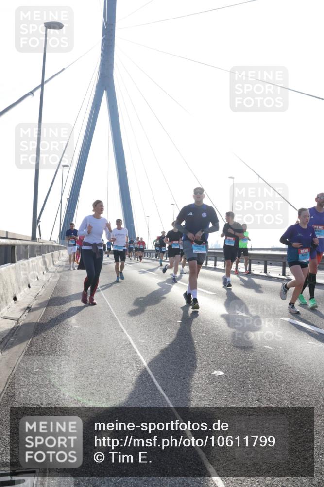 03.10.2026 - Köhlbrandbrückenlauf Tim E. http://msf.ph/oto/10611799 03.10.2026 09:27:32 Position 1  meine-sportfotos.de
