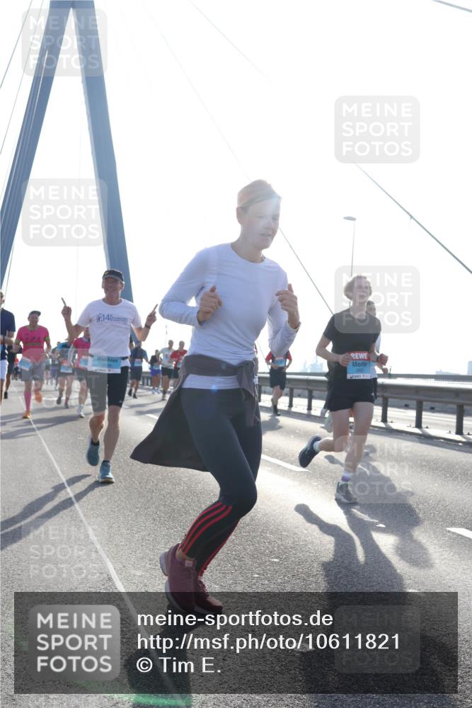 03.10.2026 - Köhlbrandbrückenlauf Tim E. http://msf.ph/oto/10611821 03.10.2026 09:27:34 Position 1 14 meine-sportfotos.de