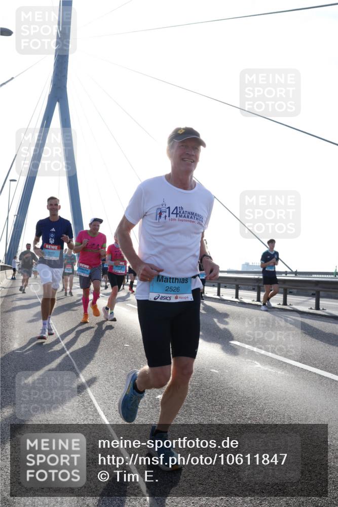 03.10.2026 - Köhlbrandbrückenlauf Tim E. http://msf.ph/oto/10611847 03.10.2026 09:27:36 Position 1 10, 202, 2526 meine-sportfotos.de
