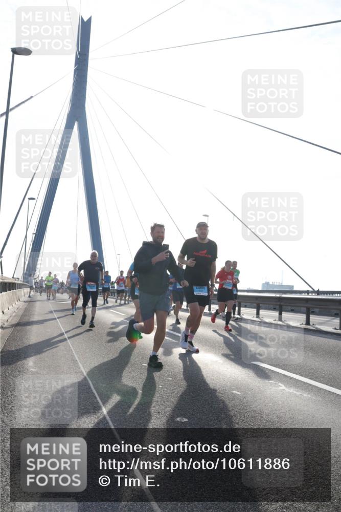 03.10.2026 - Köhlbrandbrückenlauf Tim E. http://msf.ph/oto/10611886 03.10.2026 09:27:38 Position 1  meine-sportfotos.de