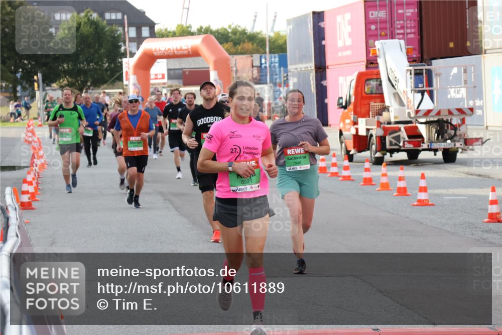 03.10.2026 - Köhlbrandbrückenlauf Tim E. http://msf.ph/oto/10611889 03.10.2026 16:17:43 Ziel 7153, 7775, 7785, 7946, 7983, 8521, 8893, 8985, 9244, 9470, 9802 meine-sportfotos.de