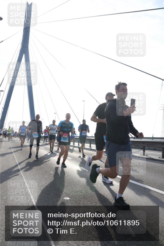 03.10.2026 - Köhlbrandbrückenlauf Tim E. http://msf.ph/oto/10611895 03.10.2026 09:27:39 Position 1  meine-sportfotos.de