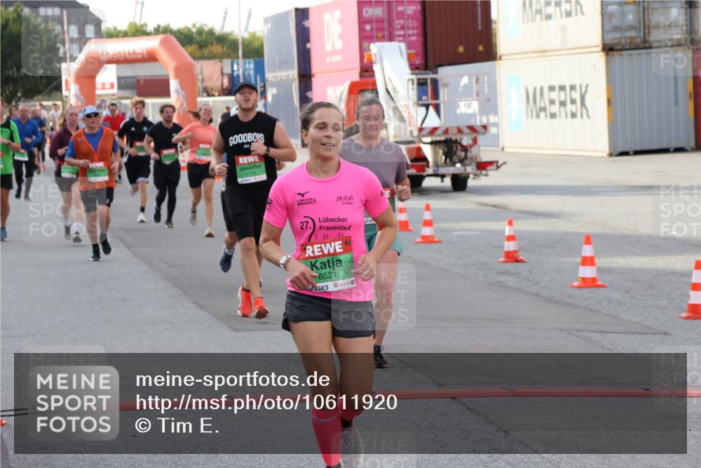 03.10.2026 - Köhlbrandbrückenlauf Tim E. http://msf.ph/oto/10611920 03.10.2026 16:17:44 Ziel 7153, 7775, 7785, 7946, 7983, 8521, 8893, 9244, 9470, 9802 meine-sportfotos.de