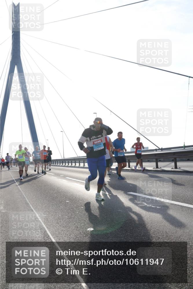 03.10.2026 - Köhlbrandbrückenlauf Tim E. http://msf.ph/oto/10611947 03.10.2026 09:27:44 Position 1 2416 meine-sportfotos.de