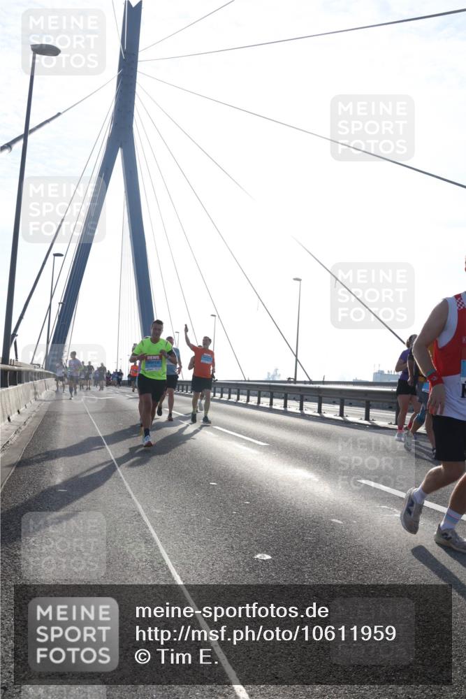 03.10.2026 - Köhlbrandbrückenlauf Tim E. http://msf.ph/oto/10611959 03.10.2026 09:27:45 Position 1  meine-sportfotos.de