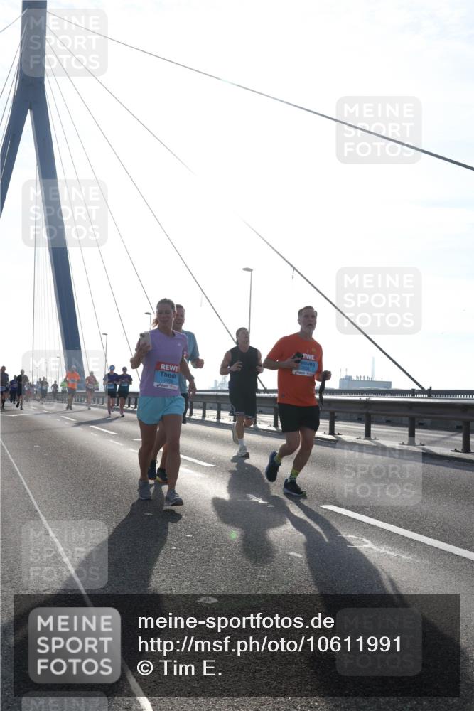 03.10.2026 - Köhlbrandbrückenlauf Tim E. http://msf.ph/oto/10611991 03.10.2026 09:27:47 Position 1  meine-sportfotos.de