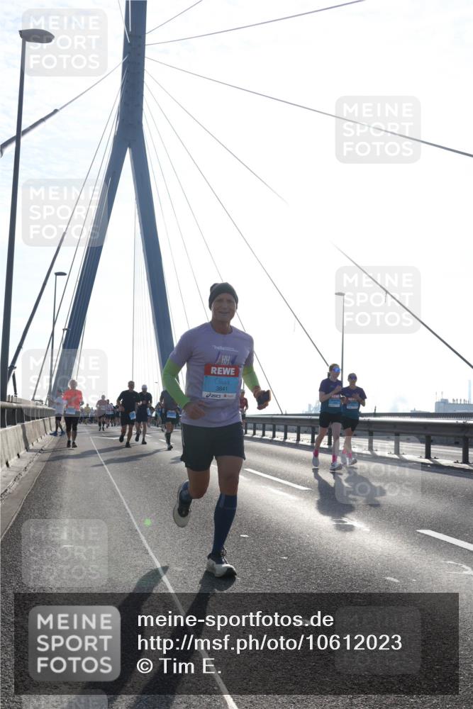 03.10.2026 - Köhlbrandbrückenlauf Tim E. http://msf.ph/oto/10612023 03.10.2026 09:27:51 Position 1 3841 meine-sportfotos.de