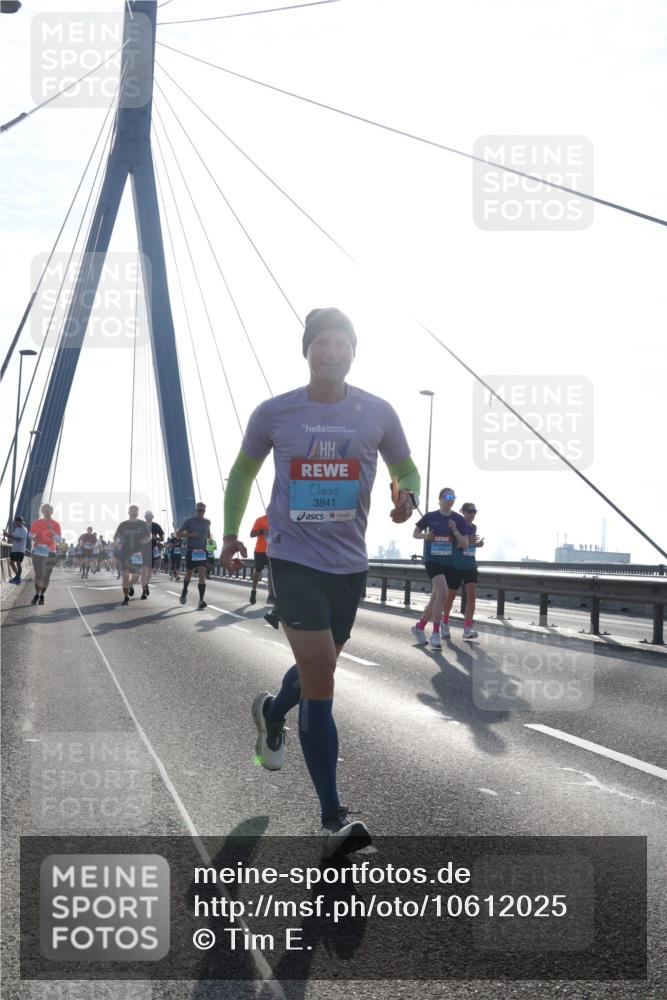 03.10.2026 - Köhlbrandbrückenlauf Tim E. http://msf.ph/oto/10612025 03.10.2026 09:27:52 Position 1 3841 meine-sportfotos.de