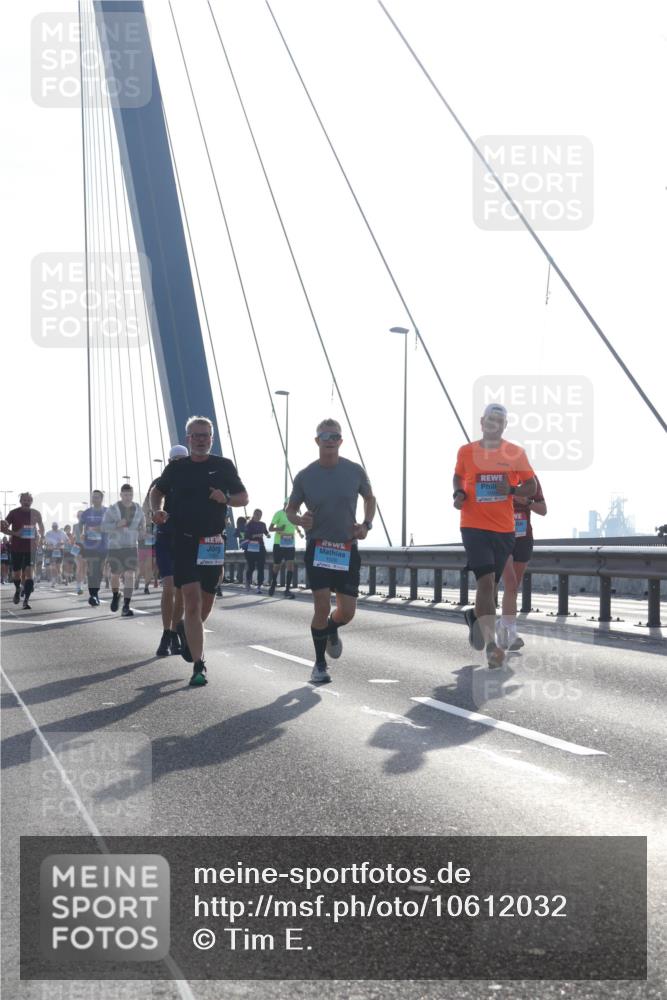 03.10.2026 - Köhlbrandbrückenlauf Tim E. http://msf.ph/oto/10612032 03.10.2026 09:27:53 Position 1 1026 meine-sportfotos.de