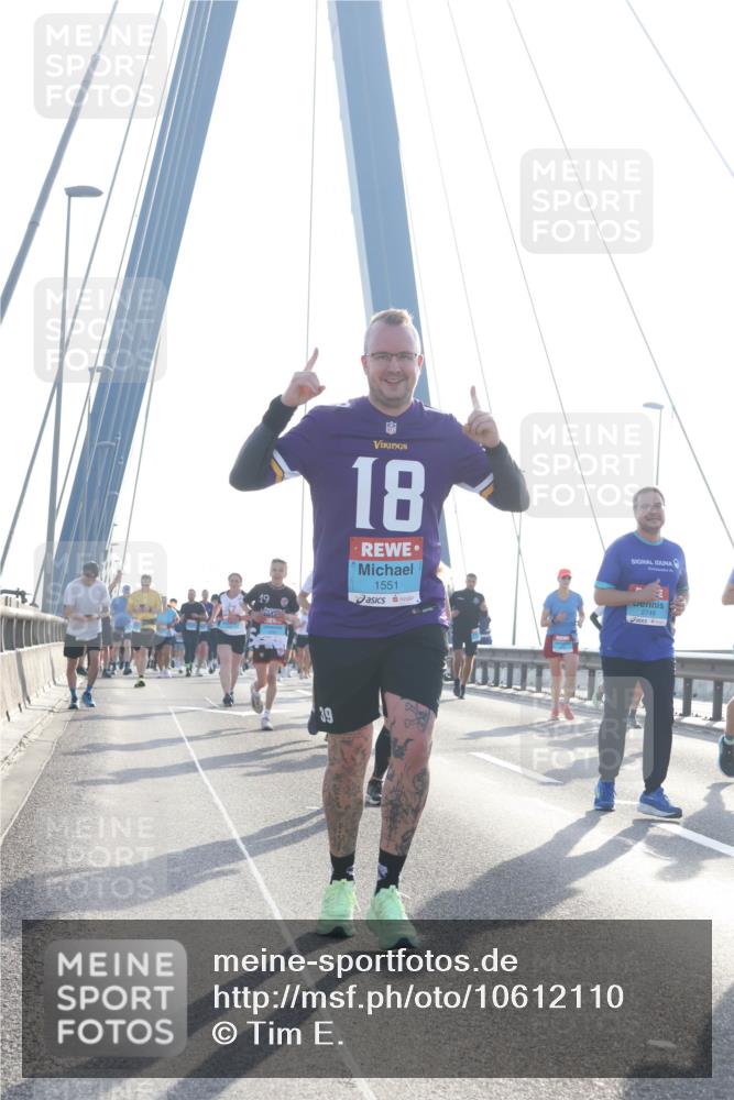 03.10.2026 - Köhlbrandbrückenlauf Tim E. http://msf.ph/oto/10612110 03.10.2026 09:28:00 Position 1 18, 1551, 2749 meine-sportfotos.de