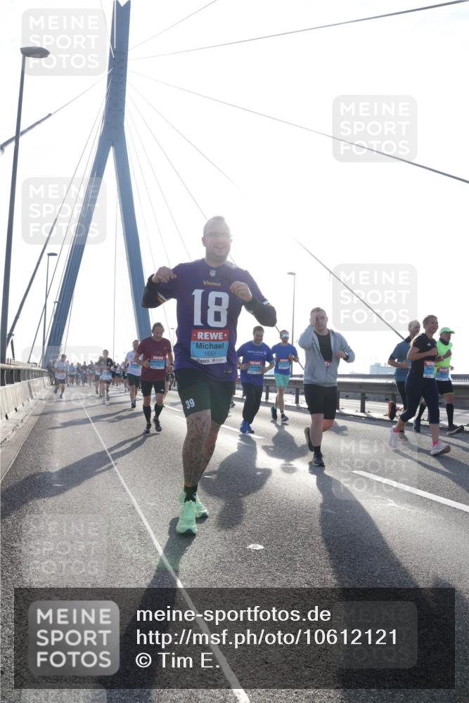 03.10.2026 - Köhlbrandbrückenlauf Tim E. http://msf.ph/oto/10612121 03.10.2026 09:28:01 Position 1 18, 1551, 39 meine-sportfotos.de