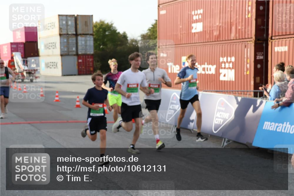 03.10.2026 - Köhlbrandbrückenlauf Tim E. http://msf.ph/oto/10612131 03.10.2026 16:18:09 Ziel 7332, 7498, 7514, 7535, 7578, 8056, 8057, 8377, 8430, 8517, 8722, 8745, 8844, 8884, 8954, 9195, 9668, 9831 meine-sportfotos.de