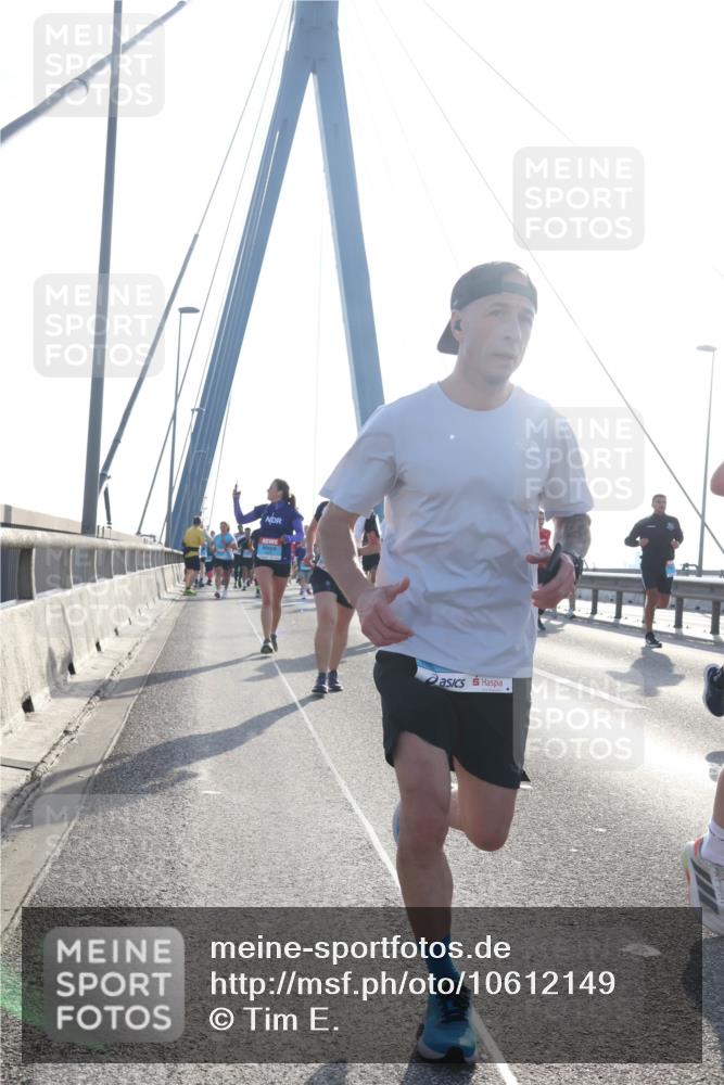 03.10.2026 - Köhlbrandbrückenlauf Tim E. http://msf.ph/oto/10612149 03.10.2026 09:28:06 Position 1  meine-sportfotos.de