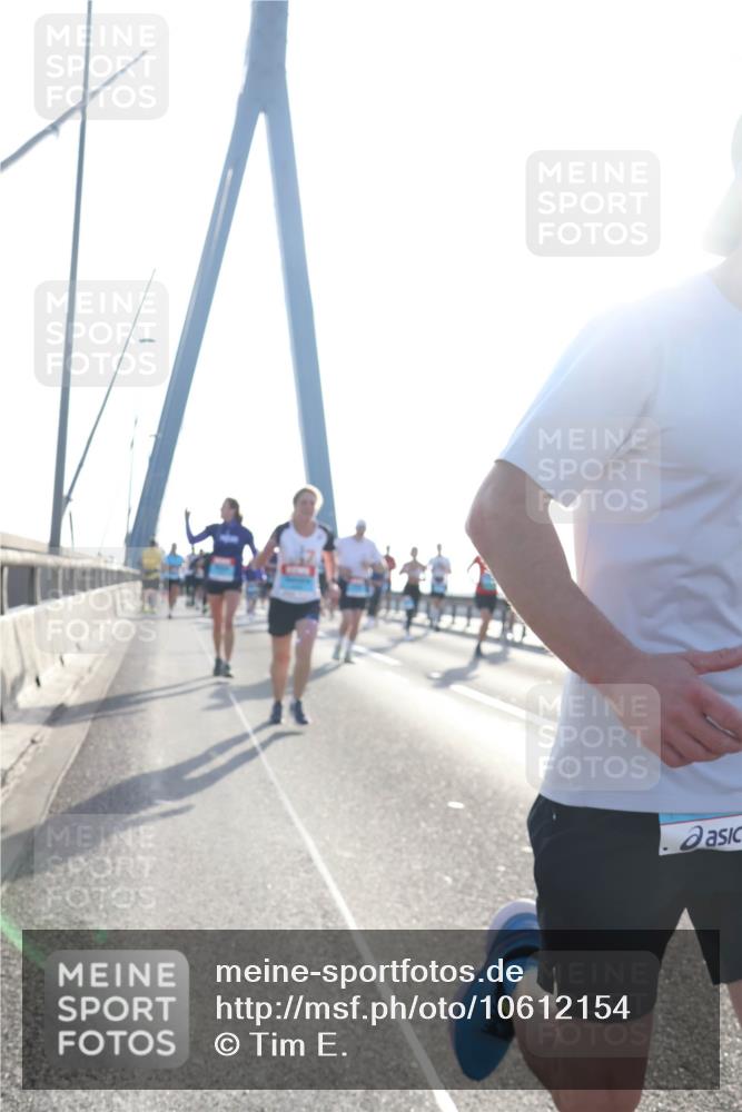 03.10.2026 - Köhlbrandbrückenlauf Tim E. http://msf.ph/oto/10612154 03.10.2026 09:28:07 Position 1  meine-sportfotos.de