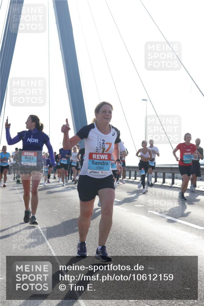 03.10.2026 - Köhlbrandbrückenlauf Tim E. http://msf.ph/oto/10612159 03.10.2026 09:28:07 Position 1 2021, 1564 meine-sportfotos.de