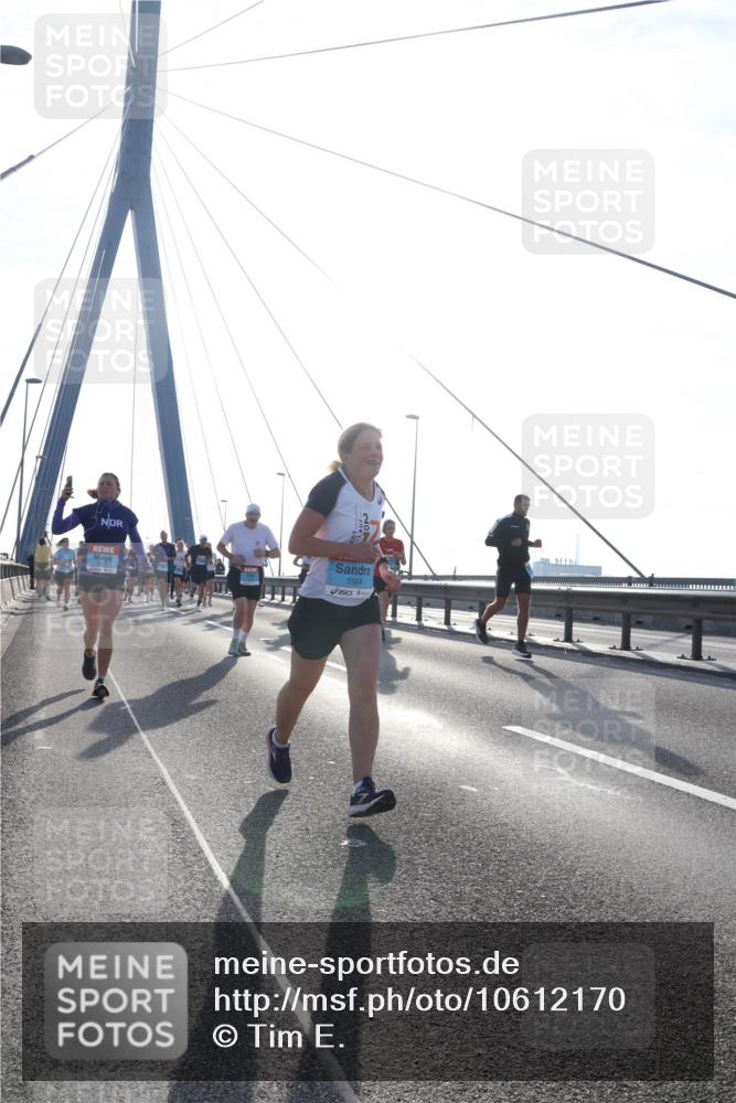 03.10.2026 - Köhlbrandbrückenlauf Tim E. http://msf.ph/oto/10612170 03.10.2026 09:28:08 Position 1 1564 meine-sportfotos.de
