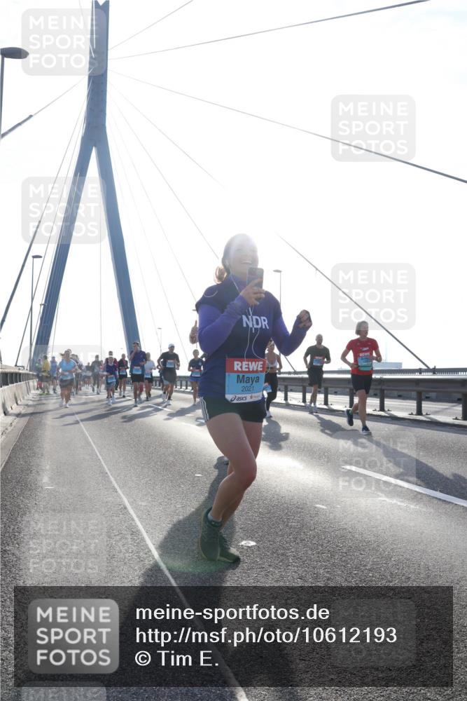 03.10.2026 - Köhlbrandbrückenlauf Tim E. http://msf.ph/oto/10612193 03.10.2026 09:28:09 Position 1 2021 meine-sportfotos.de
