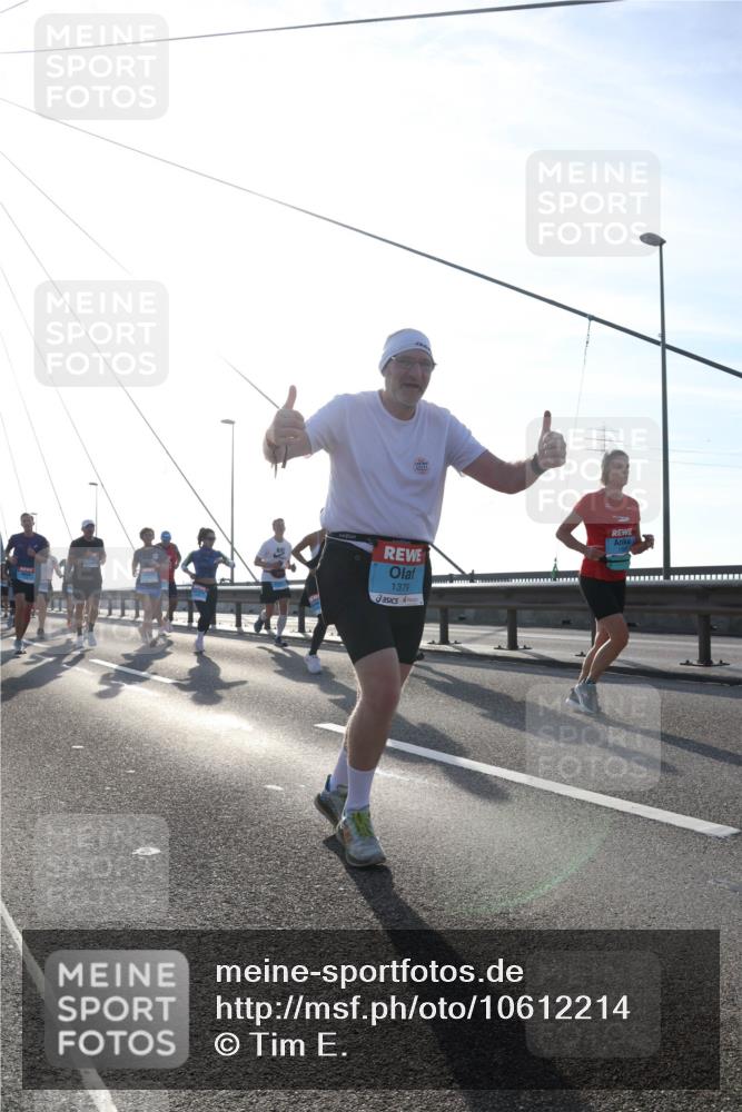 03.10.2026 - Köhlbrandbrückenlauf Tim E. http://msf.ph/oto/10612214 03.10.2026 09:28:11 Position 1 1379 meine-sportfotos.de