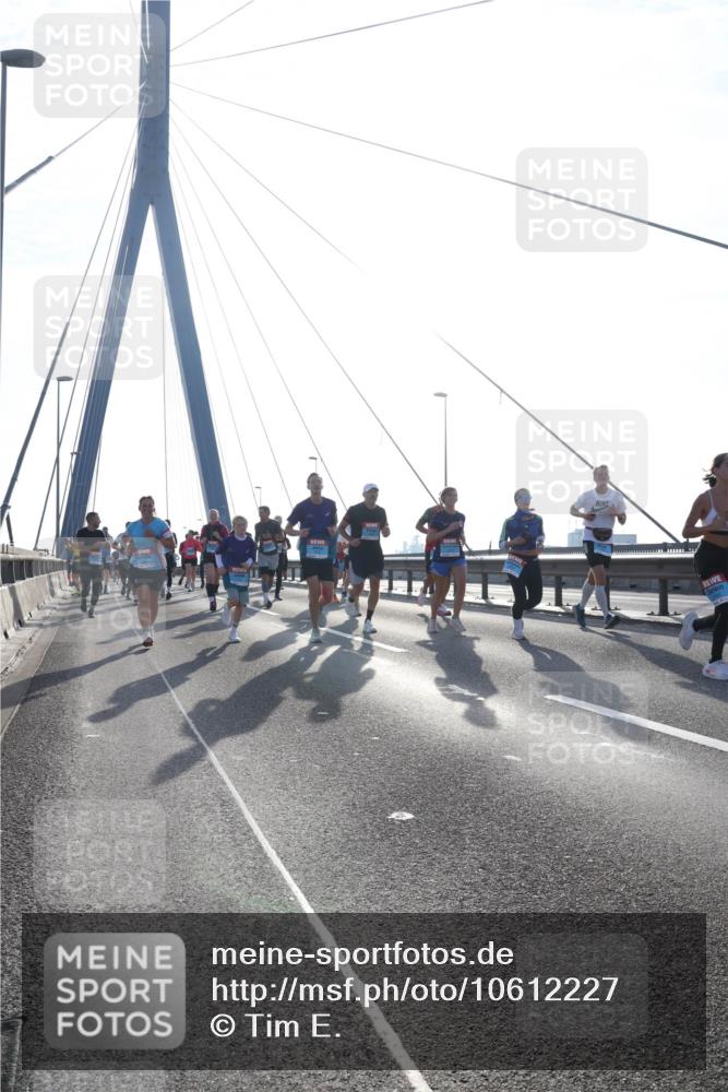 03.10.2026 - Köhlbrandbrückenlauf Tim E. http://msf.ph/oto/10612227 03.10.2026 09:28:12 Position 1  meine-sportfotos.de
