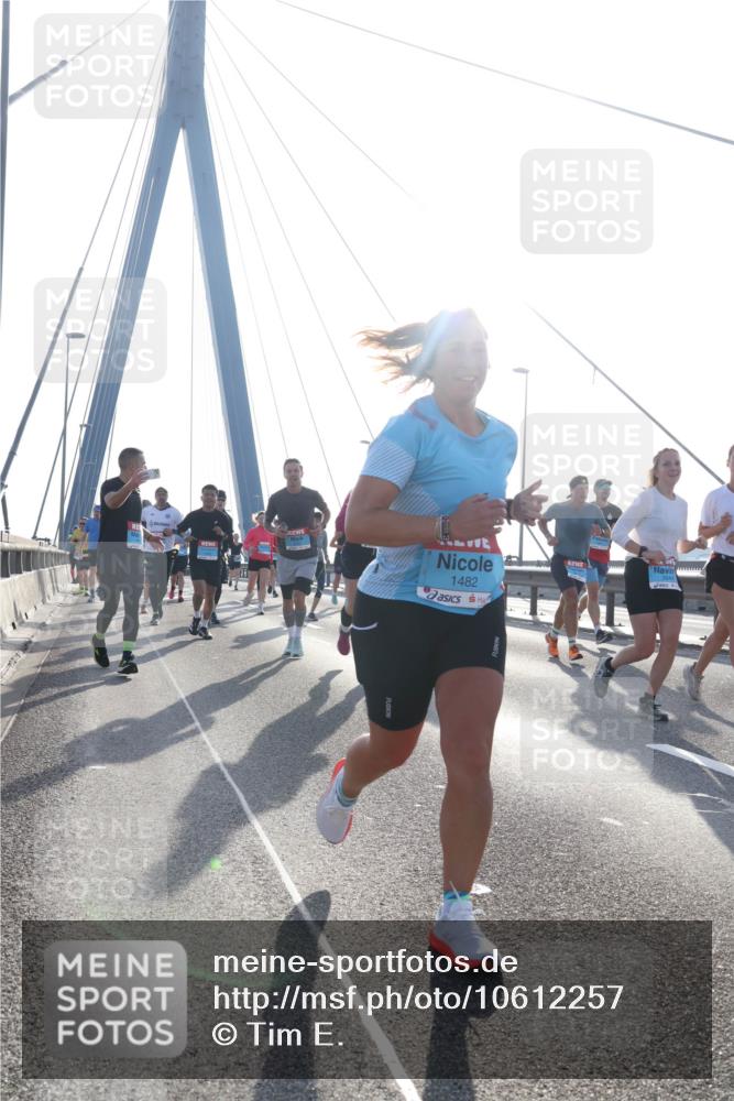 03.10.2026 - Köhlbrandbrückenlauf Tim E. http://msf.ph/oto/10612257 03.10.2026 09:28:14 Position 1 1482 meine-sportfotos.de