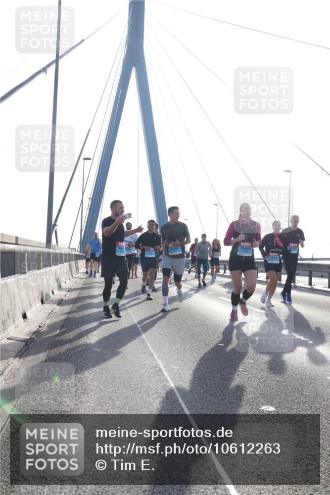 03.10.2026 - Köhlbrandbrückenlauf Tim E. http://msf.ph/oto/10612263 03.10.2026 09:28:15 Position 1  meine-sportfotos.de