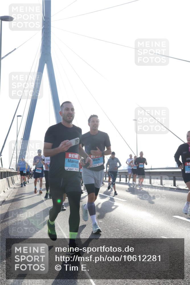 03.10.2026 - Köhlbrandbrückenlauf Tim E. http://msf.ph/oto/10612281 03.10.2026 09:28:16 Position 1 2723, 2722 meine-sportfotos.de