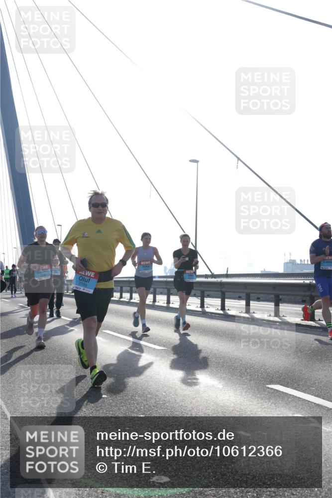 03.10.2026 - Köhlbrandbrückenlauf Tim E. http://msf.ph/oto/10612366 03.10.2026 09:28:22 Position 1 2193 meine-sportfotos.de