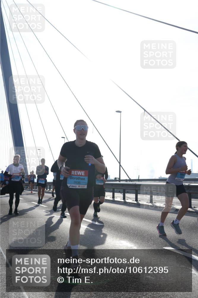 03.10.2026 - Köhlbrandbrückenlauf Tim E. http://msf.ph/oto/10612395 03.10.2026 09:28:24 Position 1 2635 meine-sportfotos.de