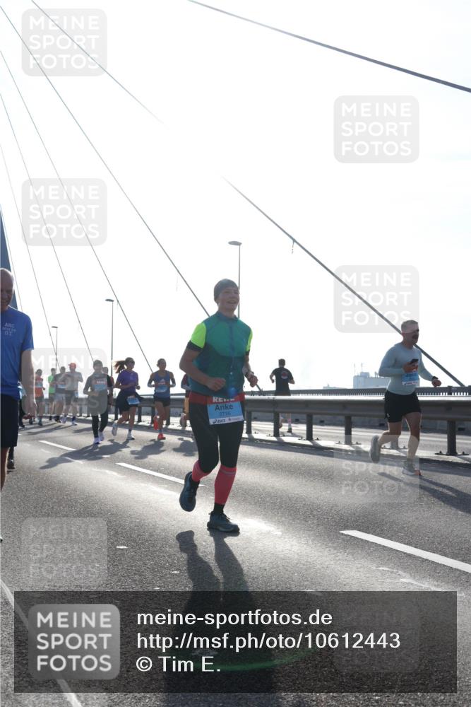 03.10.2026 - Köhlbrandbrückenlauf Tim E. http://msf.ph/oto/10612443 03.10.2026 09:28:28 Position 1 20, 2716 meine-sportfotos.de