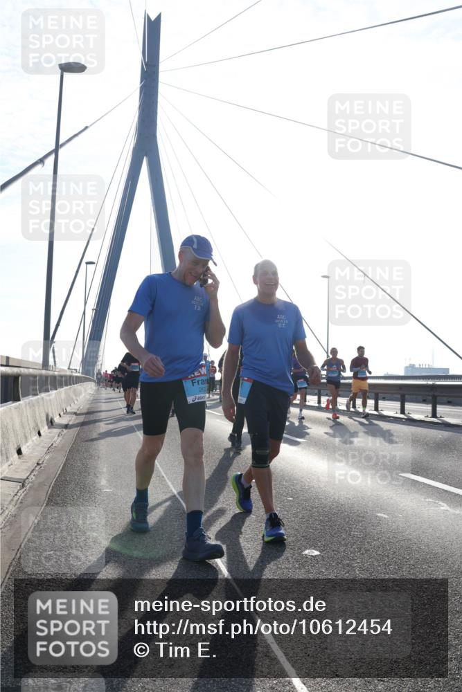 03.10.2026 - Köhlbrandbrückenlauf Tim E. http://msf.ph/oto/10612454 03.10.2026 09:28:29 Position 1 2015, 2, 20, 2015, 20 meine-sportfotos.de