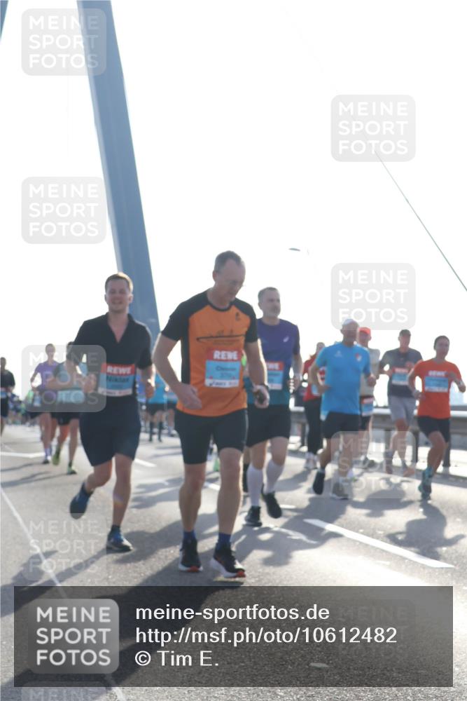 03.10.2026 - Köhlbrandbrückenlauf Tim E. http://msf.ph/oto/10612482 03.10.2026 09:28:32 Position 1  meine-sportfotos.de