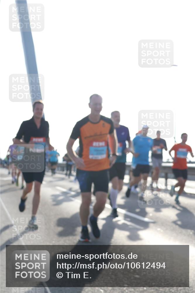 03.10.2026 - Köhlbrandbrückenlauf Tim E. http://msf.ph/oto/10612494 03.10.2026 09:28:32 Position 1  meine-sportfotos.de