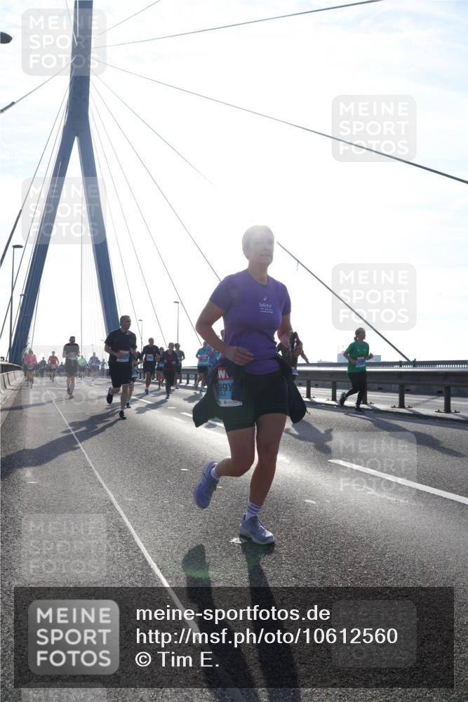 03.10.2026 - Köhlbrandbrückenlauf Tim E. http://msf.ph/oto/10612560 03.10.2026 09:28:38 Position 1 444 meine-sportfotos.de