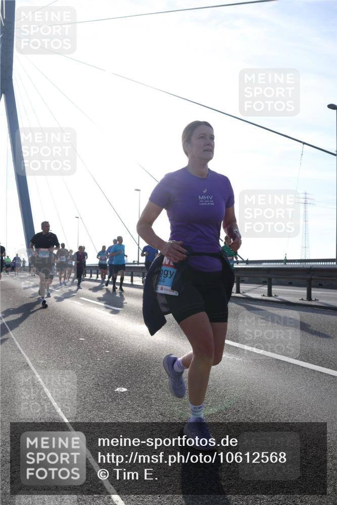 03.10.2026 - Köhlbrandbrückenlauf Tim E. http://msf.ph/oto/10612568 03.10.2026 09:28:38 Position 1 44 meine-sportfotos.de