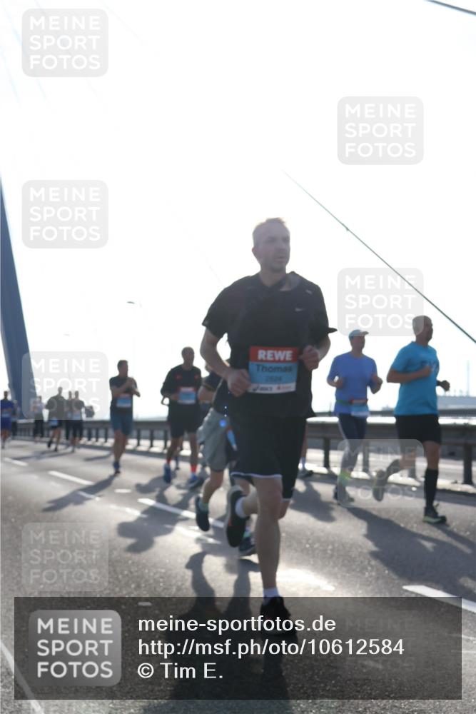 03.10.2026 - Köhlbrandbrückenlauf Tim E. http://msf.ph/oto/10612584 03.10.2026 09:28:40 Position 1 2624 meine-sportfotos.de