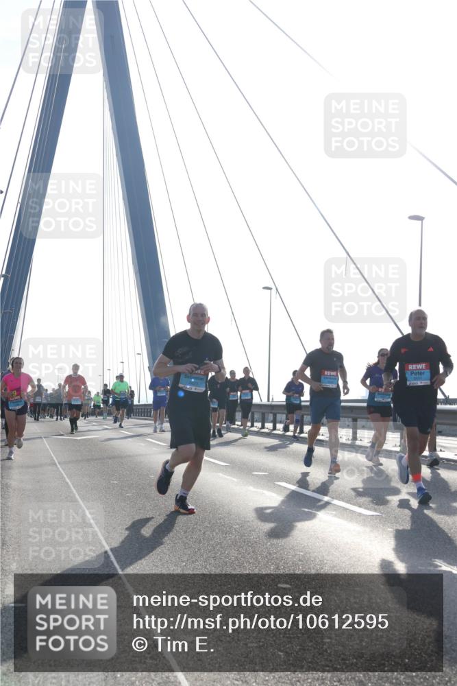 03.10.2026 - Köhlbrandbrückenlauf Tim E. http://msf.ph/oto/10612595 03.10.2026 09:28:41 Position 1  meine-sportfotos.de