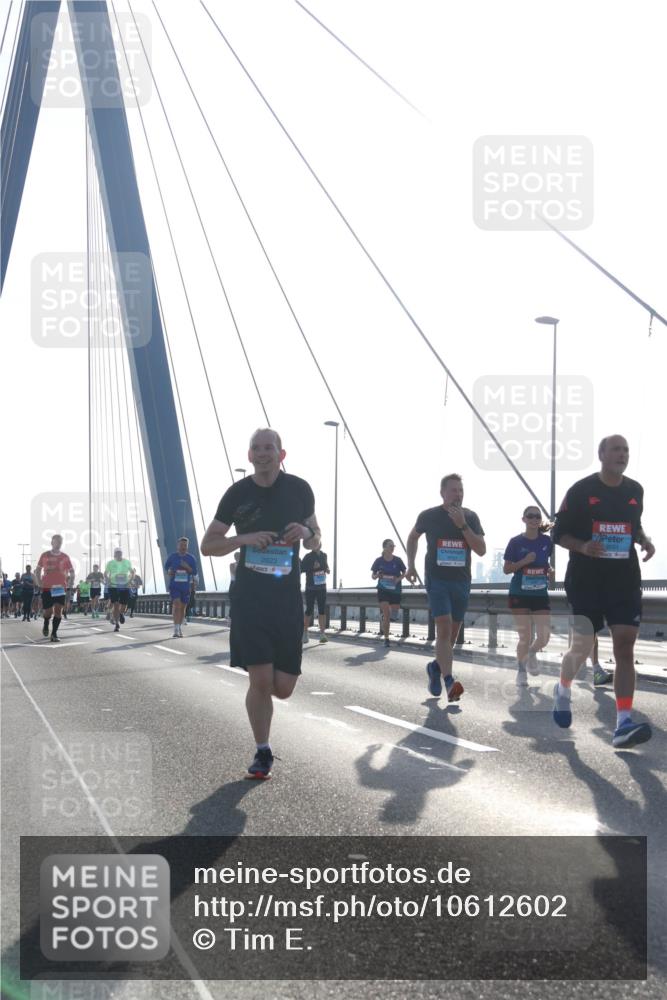 03.10.2026 - Köhlbrandbrückenlauf Tim E. http://msf.ph/oto/10612602 03.10.2026 09:28:41 Position 1 2623, 2651 meine-sportfotos.de