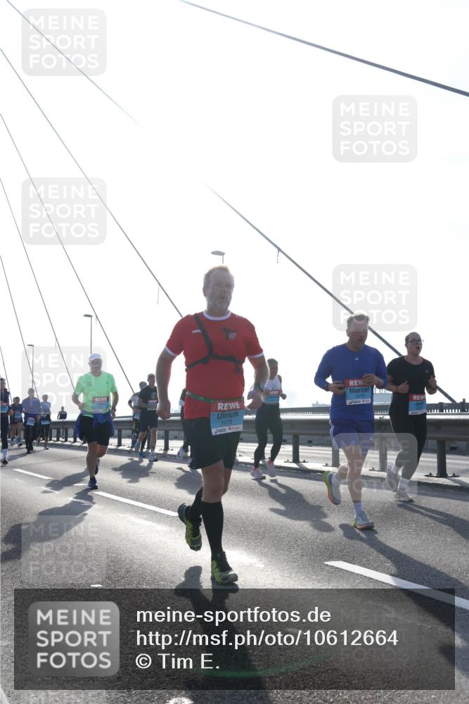 03.10.2026 - Köhlbrandbrückenlauf Tim E. http://msf.ph/oto/10612664 03.10.2026 09:28:49 Position 1 2078 meine-sportfotos.de