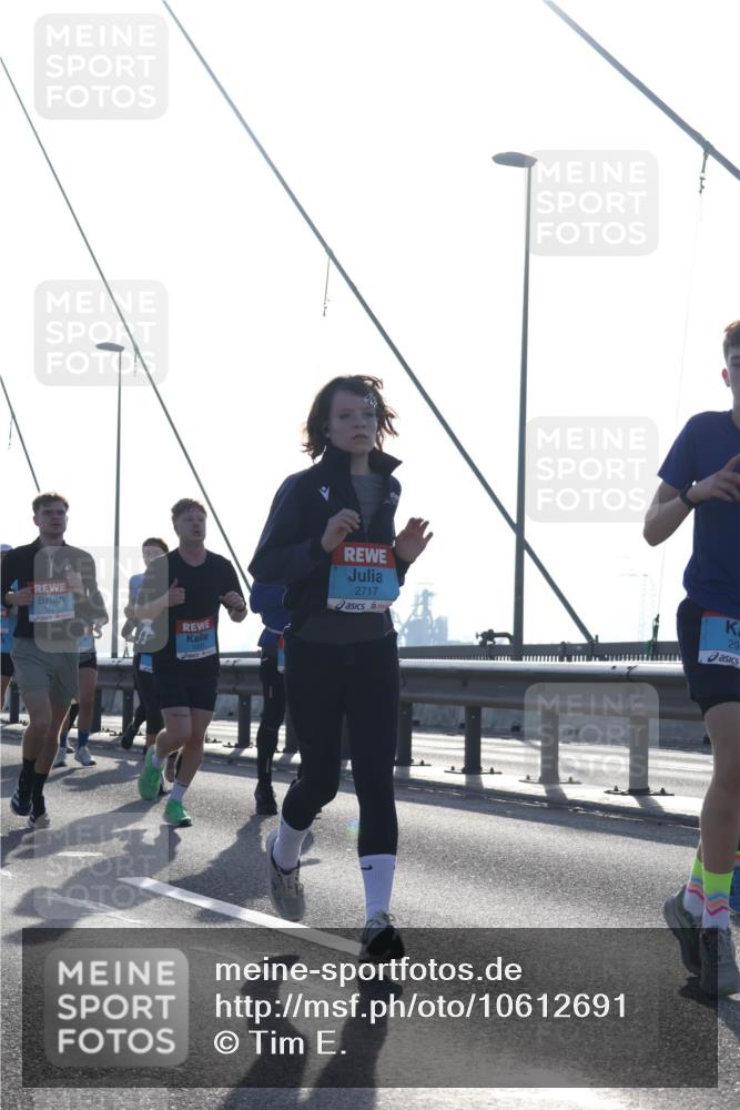 03.10.2026 - Köhlbrandbrückenlauf Tim E. http://msf.ph/oto/10612691 03.10.2026 09:28:52 Position 1 2717, 29 meine-sportfotos.de