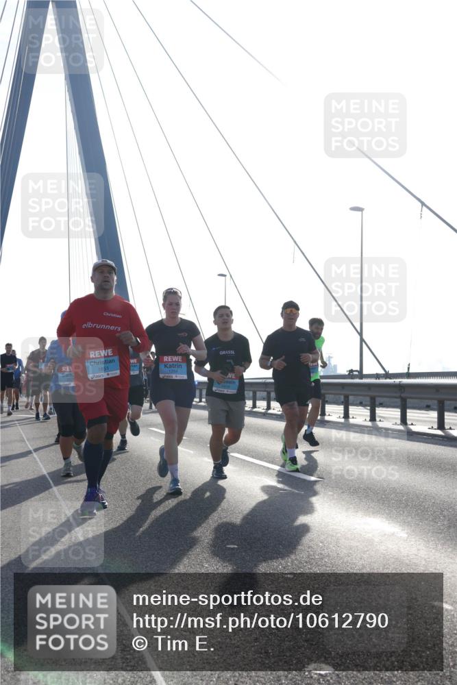 03.10.2026 - Köhlbrandbrückenlauf Tim E. http://msf.ph/oto/10612790 03.10.2026 09:29:00 Position 1 1851, 1419 meine-sportfotos.de