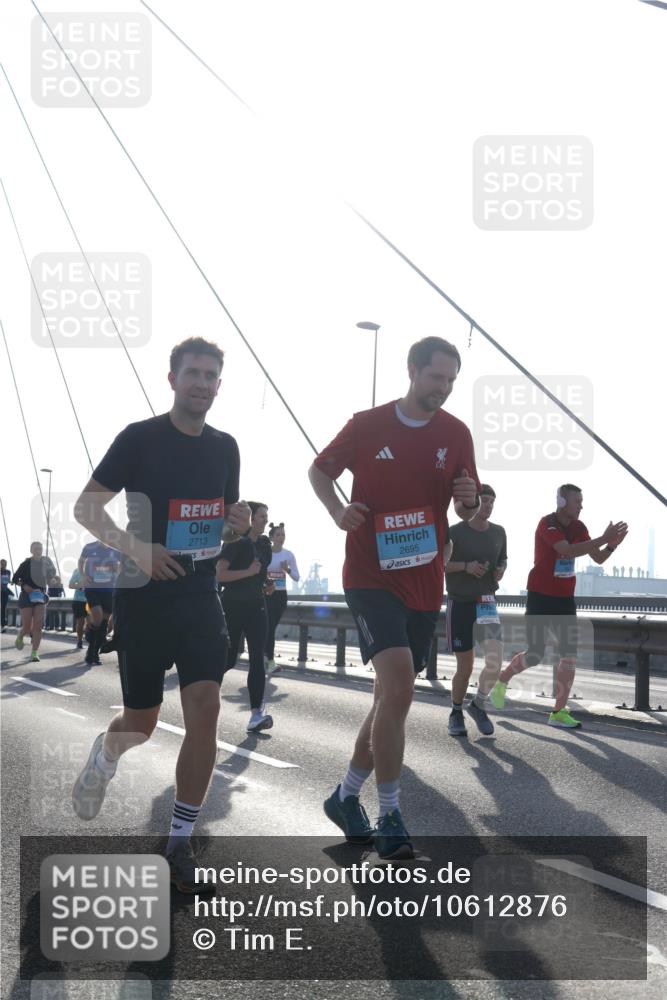 03.10.2026 - Köhlbrandbrückenlauf Tim E. http://msf.ph/oto/10612876 03.10.2026 09:29:06 Position 1 2713, 2695 meine-sportfotos.de