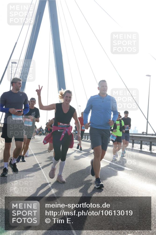03.10.2026 - Köhlbrandbrückenlauf Tim E. http://msf.ph/oto/10613019 03.10.2026 09:29:19 Position 1 1067 meine-sportfotos.de