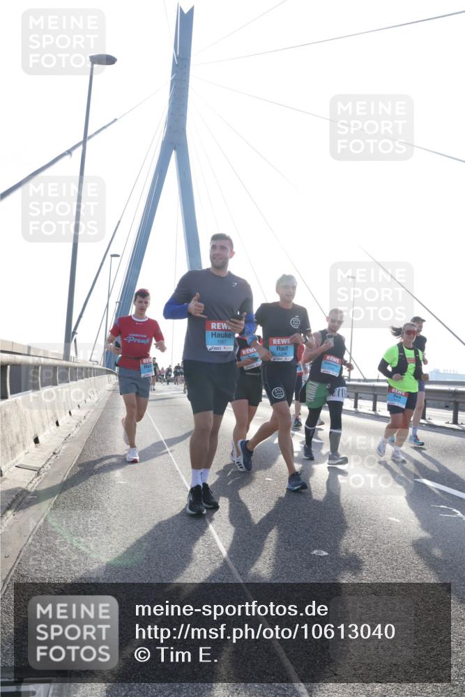 03.10.2026 - Köhlbrandbrückenlauf Tim E. http://msf.ph/oto/10613040 03.10.2026 09:29:21 Position 1 1067, 1208 meine-sportfotos.de
