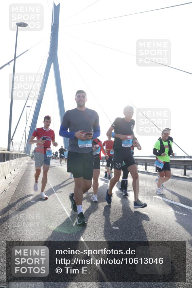 03.10.2026 - Köhlbrandbrückenlauf Tim E. http://msf.ph/oto/10613046 03.10.2026 09:29:21 Position 1 1067, 1208 meine-sportfotos.de