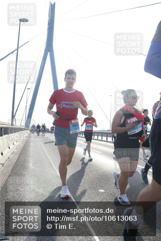 03.10.2026 - Köhlbrandbrückenlauf Tim E. http://msf.ph/oto/10613063 03.10.2026 09:29:23 Position 1 2335, 1615 meine-sportfotos.de