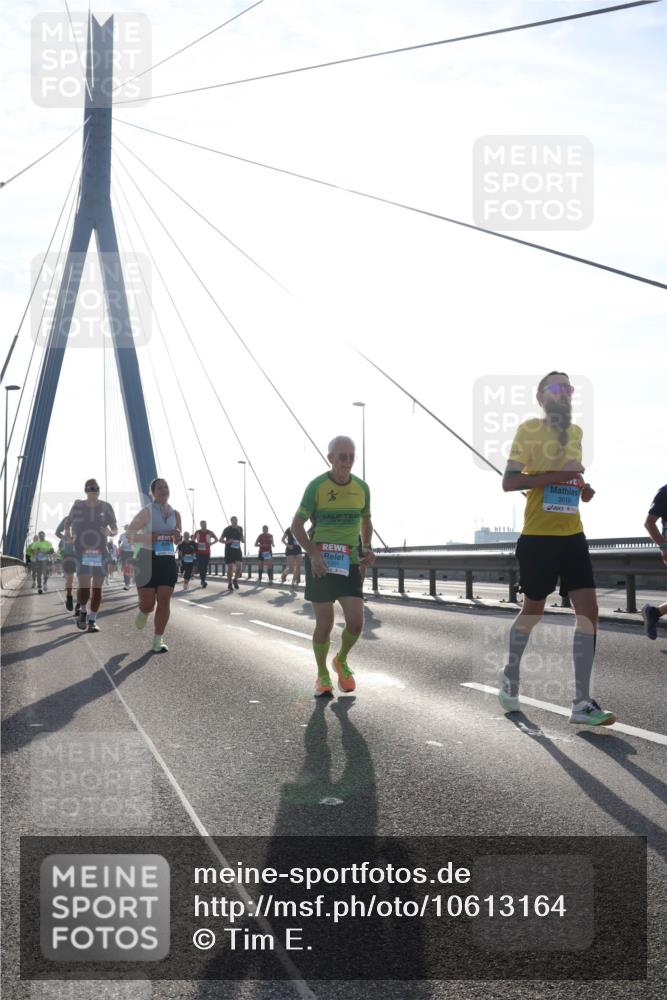 03.10.2026 - Köhlbrandbrückenlauf Tim E. http://msf.ph/oto/10613164 03.10.2026 09:29:32 Position 1 3019 meine-sportfotos.de
