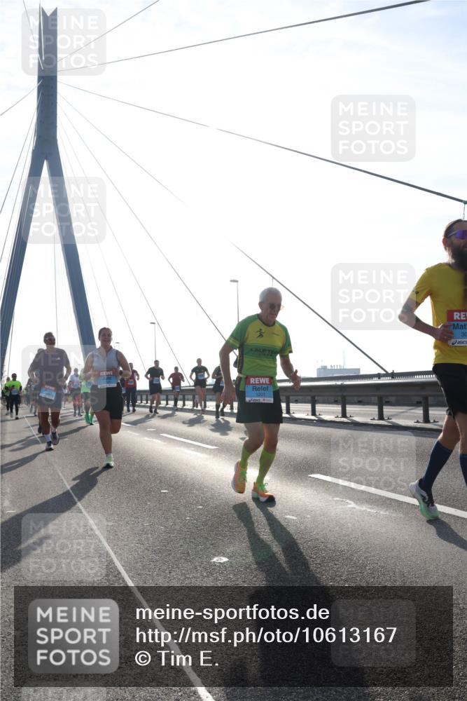 03.10.2026 - Köhlbrandbrückenlauf Tim E. http://msf.ph/oto/10613167 03.10.2026 09:29:33 Position 1 1201, 30 meine-sportfotos.de