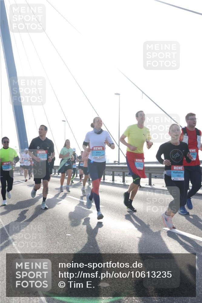 03.10.2026 - Köhlbrandbrückenlauf Tim E. http://msf.ph/oto/10613235 03.10.2026 09:29:38 Position 1 2439, 3717, 1804 meine-sportfotos.de