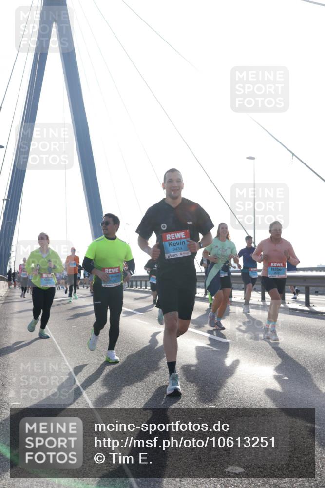 03.10.2026 - Köhlbrandbrückenlauf Tim E. http://msf.ph/oto/10613251 03.10.2026 09:29:39 Position 1 2104, 2439 meine-sportfotos.de